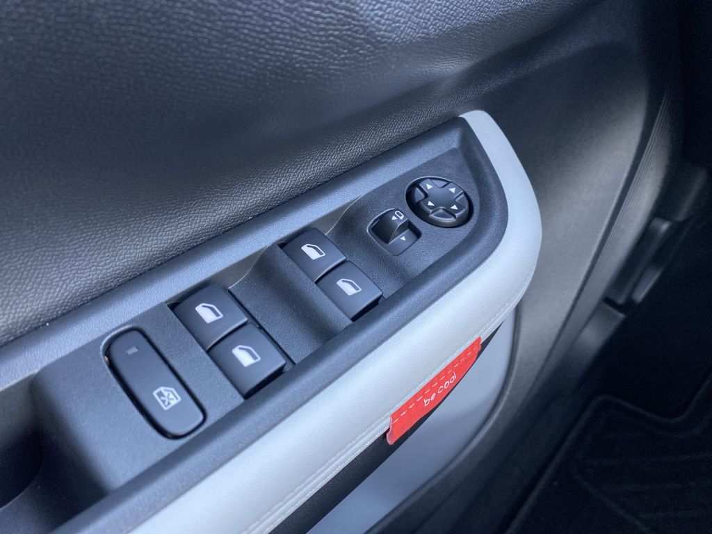 Fahrzeugabbildung Citroën C3 Turbo 100 MAX *Winterpaket*Allwetter*LED*Nav*