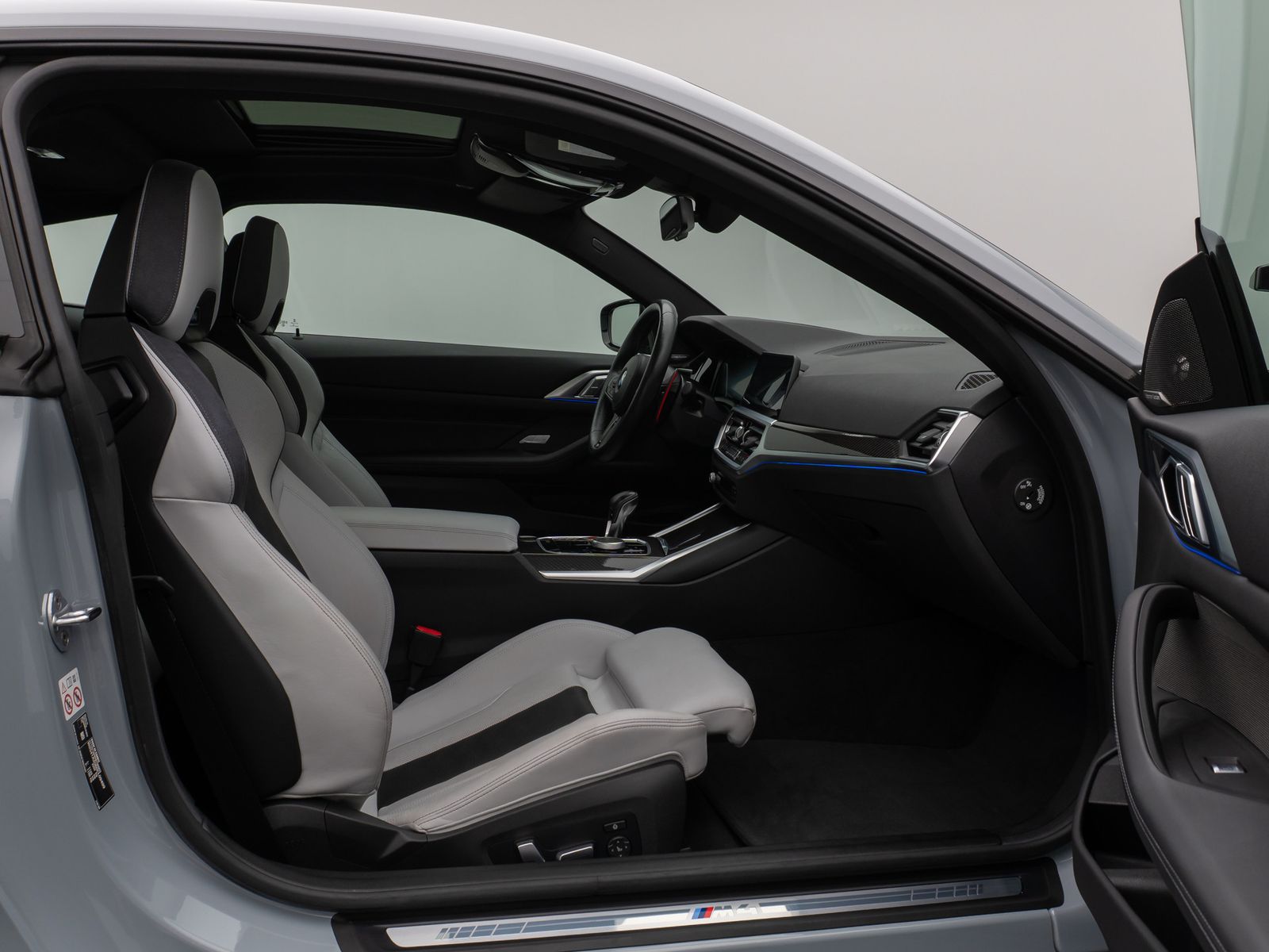 Fahrzeugabbildung BMW M4 xD Coupé Competition Kamera Glasdach HUD H/K