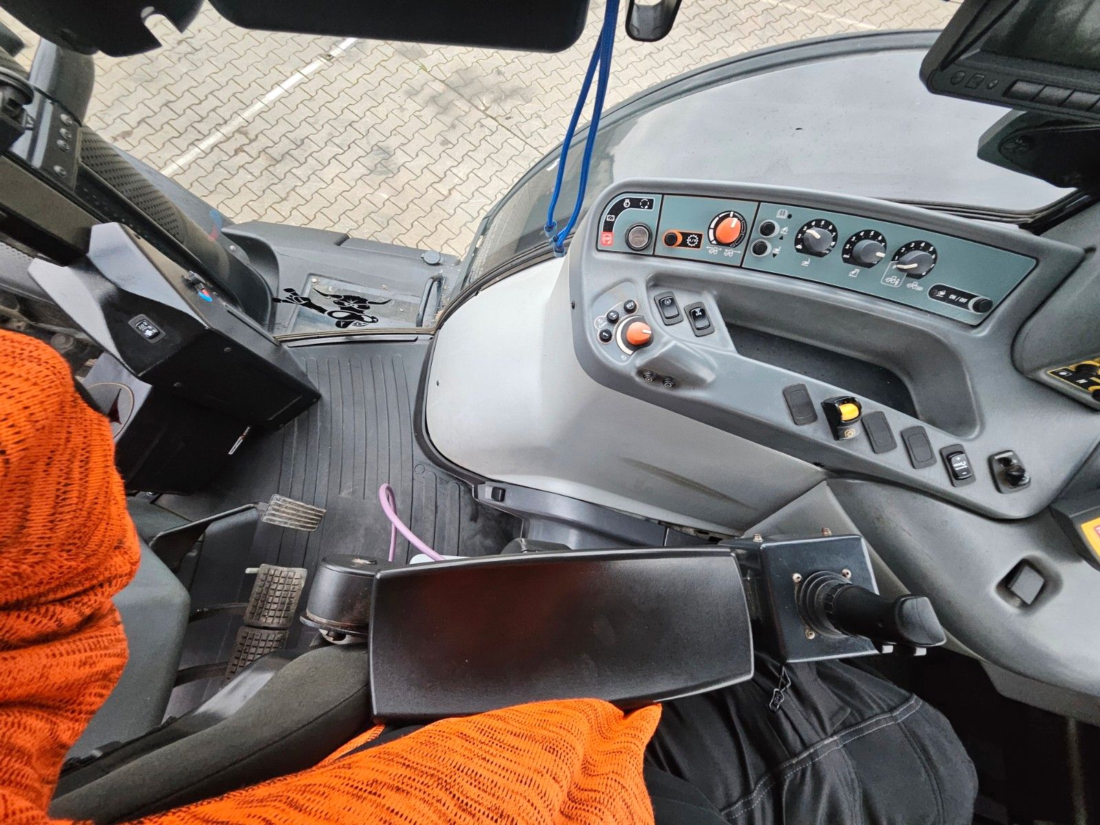 Fahrzeugabbildung Valtra Valtra S374 / 5.590h / Rückfahreinrichtung