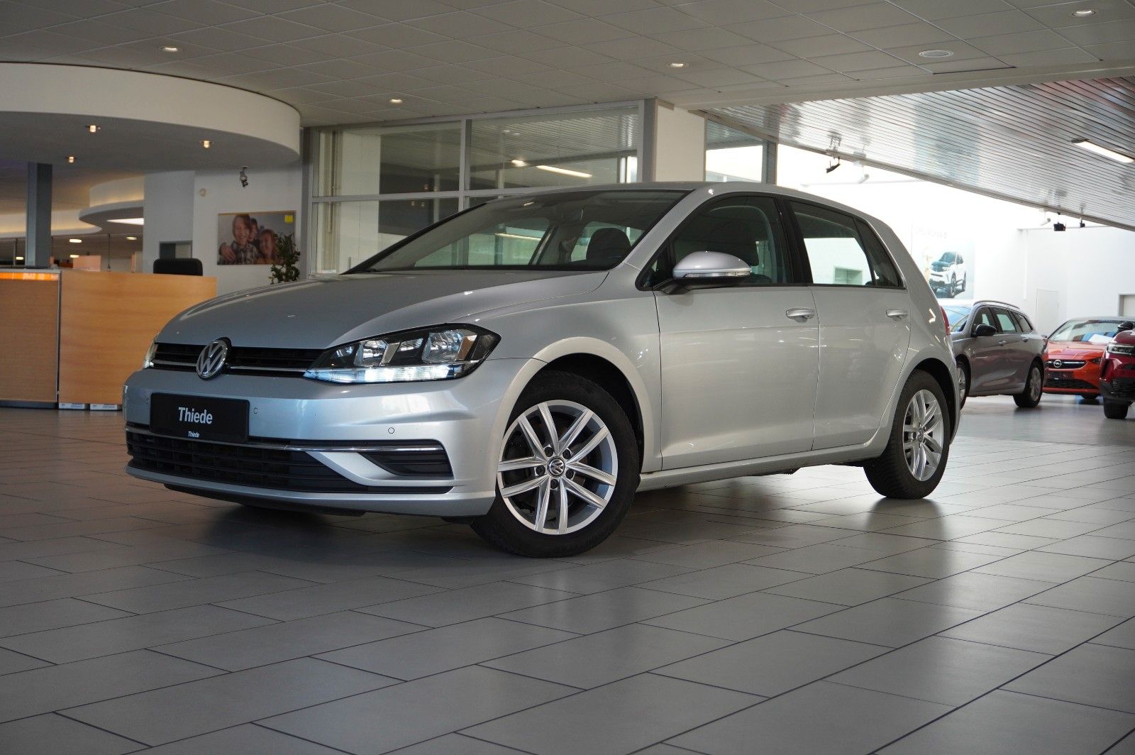 Fahrzeugabbildung Volkswagen Golf VII Lim. 2.0 TDI COMFORTL. DSG NAVI/LED/ACC