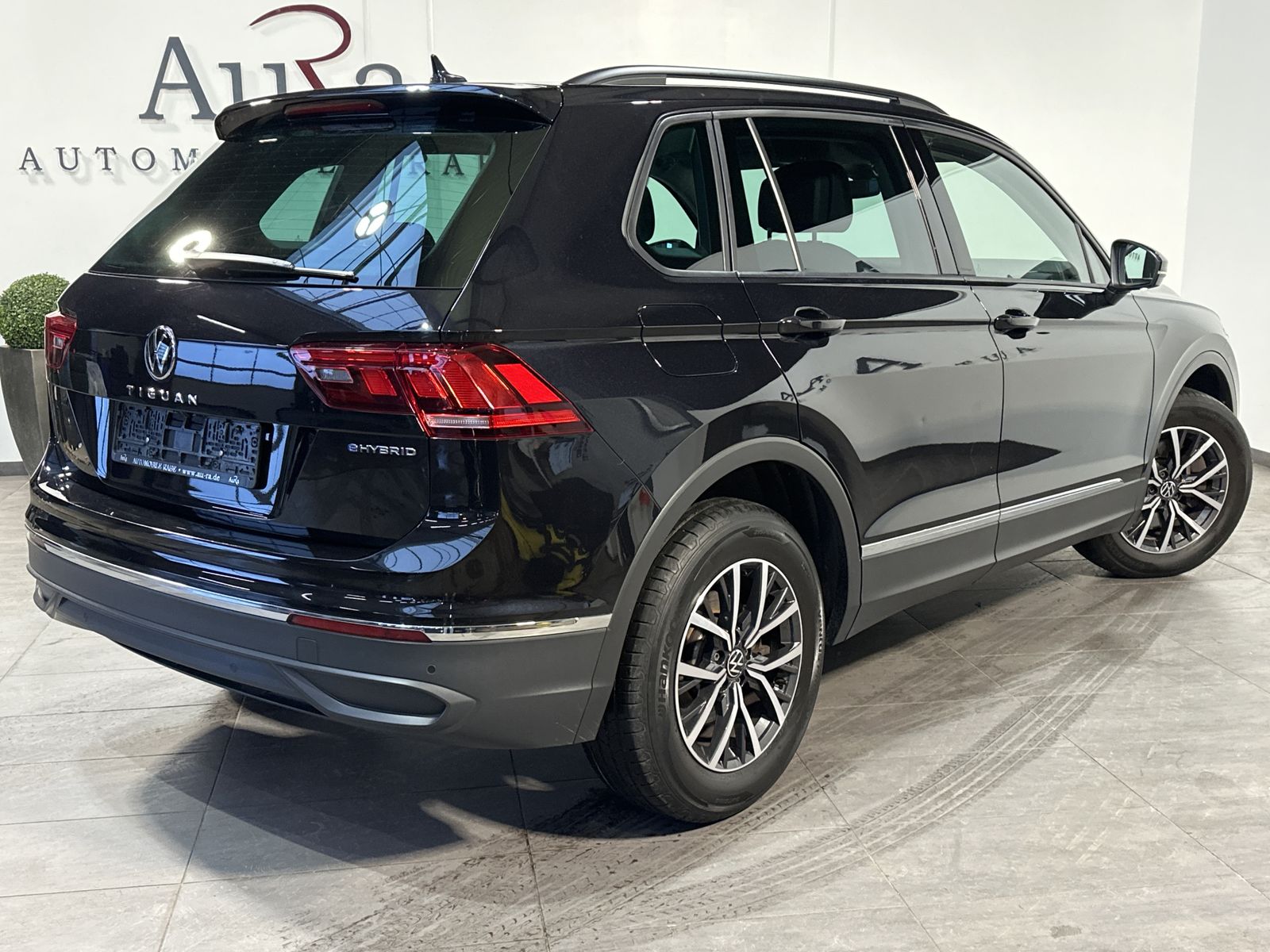 Fahrzeugabbildung Volkswagen Tiguan 1.4 eHybrid Life NAV+LED+AHK+KAM+VCOCK+PP