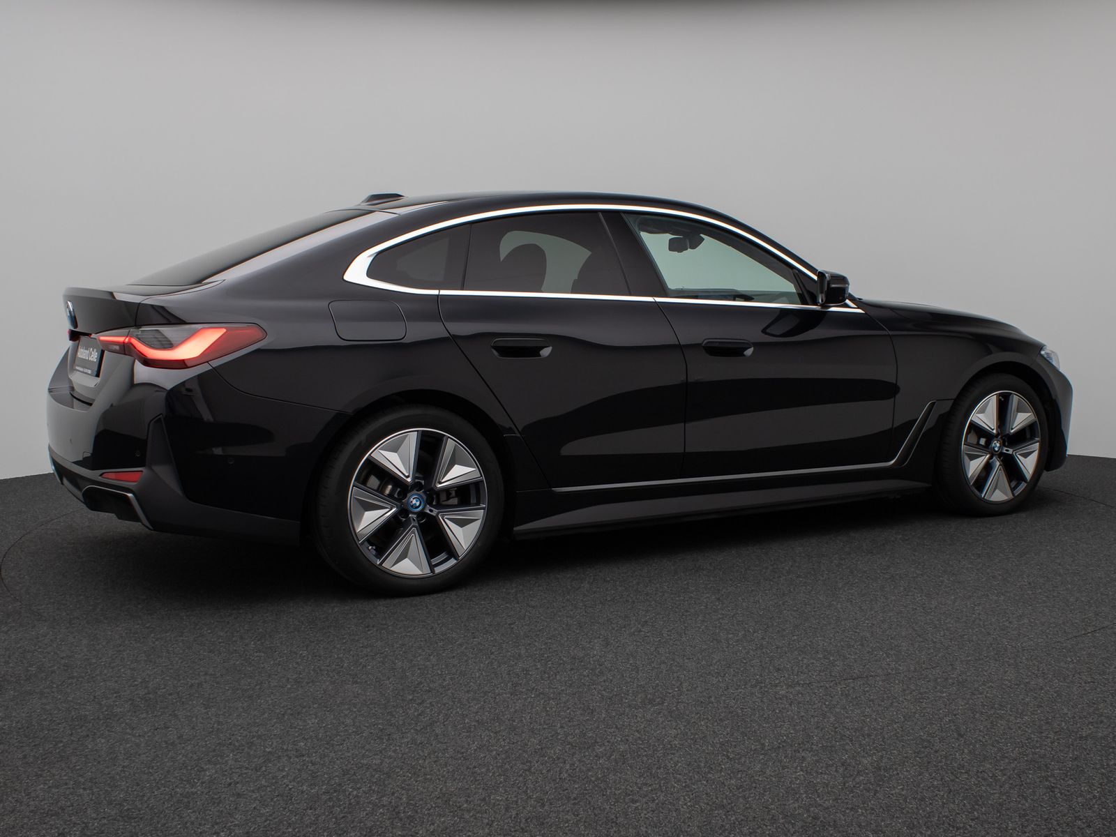 Fahrzeugabbildung BMW i4 eD40 GranCoupé Glasdach Laser 360°AHK Komfort