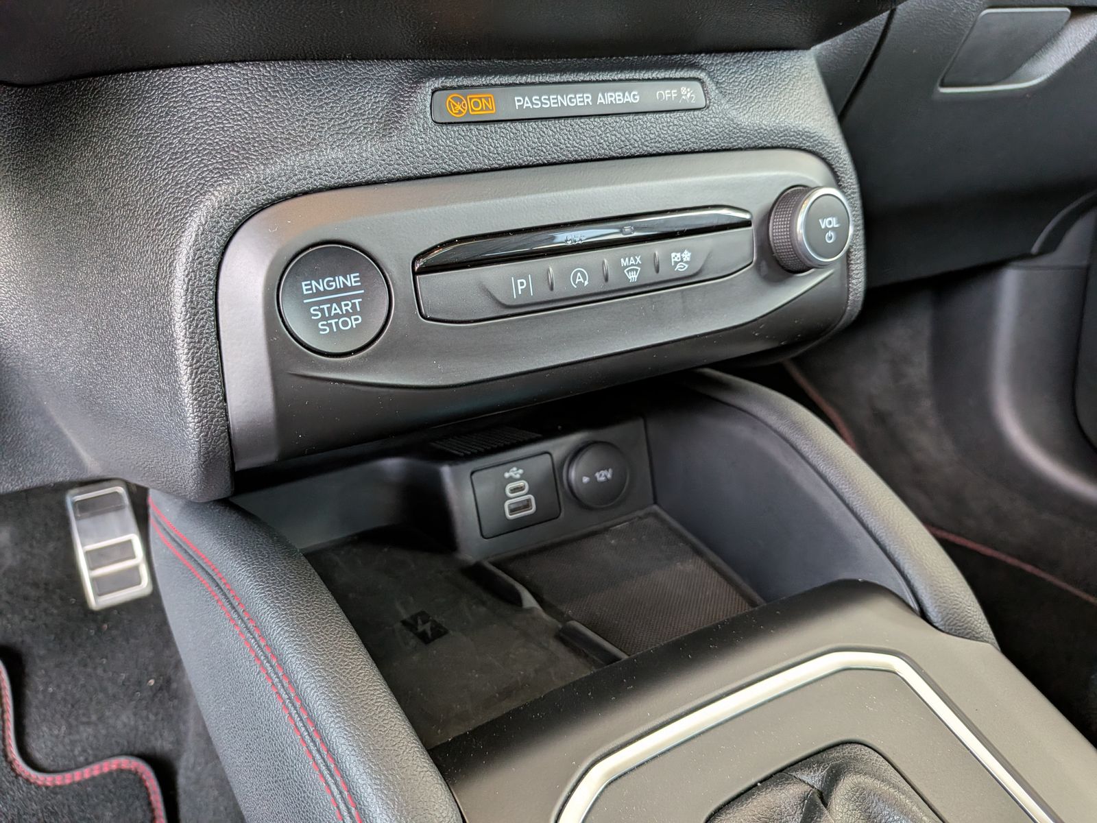 Fahrzeugabbildung Ford Focus ST-Line X Styling Matrix B&amp;O Pano 18"