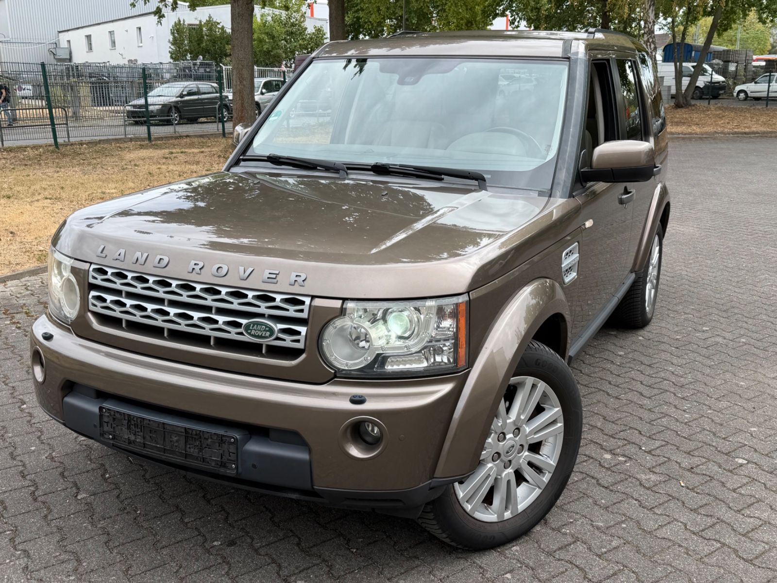 Land-Rover Land Rover Discovery 4 SDV6 HSE 7 Sitze Leder Navi