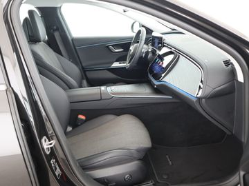 Mercedes E 200 - 11