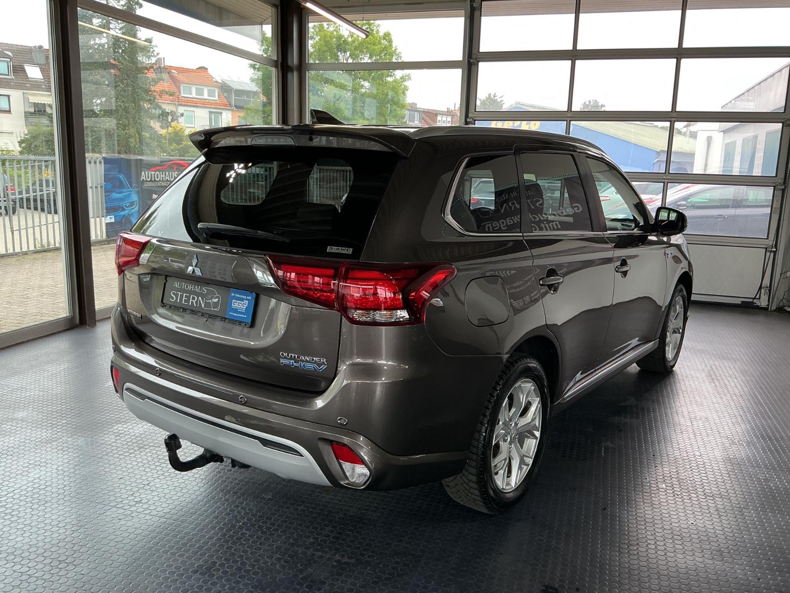 Mitsubishi Outlander PHEV Top 4WD * Sportpaket * 360 Kamera