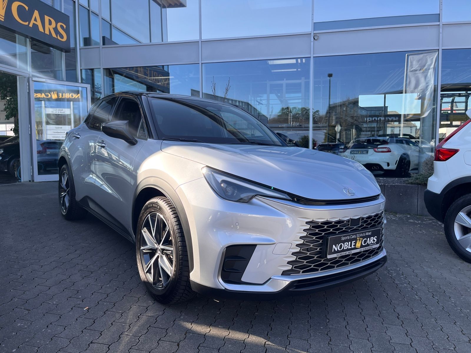 Fahrzeugabbildung Lexus LBX FWD Emotion LED NAV SHZ RFK 18"