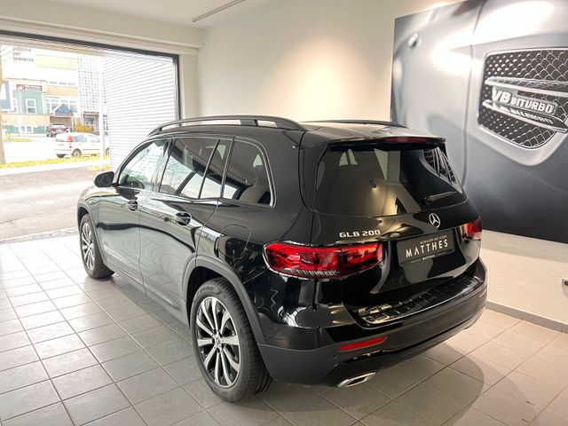 Fahrzeugabbildung Mercedes-Benz GLB 200 Progressive/Multibeam/Pano/AHK/Kamera