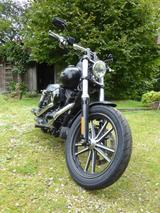 Harley-Davidson StreetBob limited FXDBC 103 - HARLEY-DAVIDSON FXDB