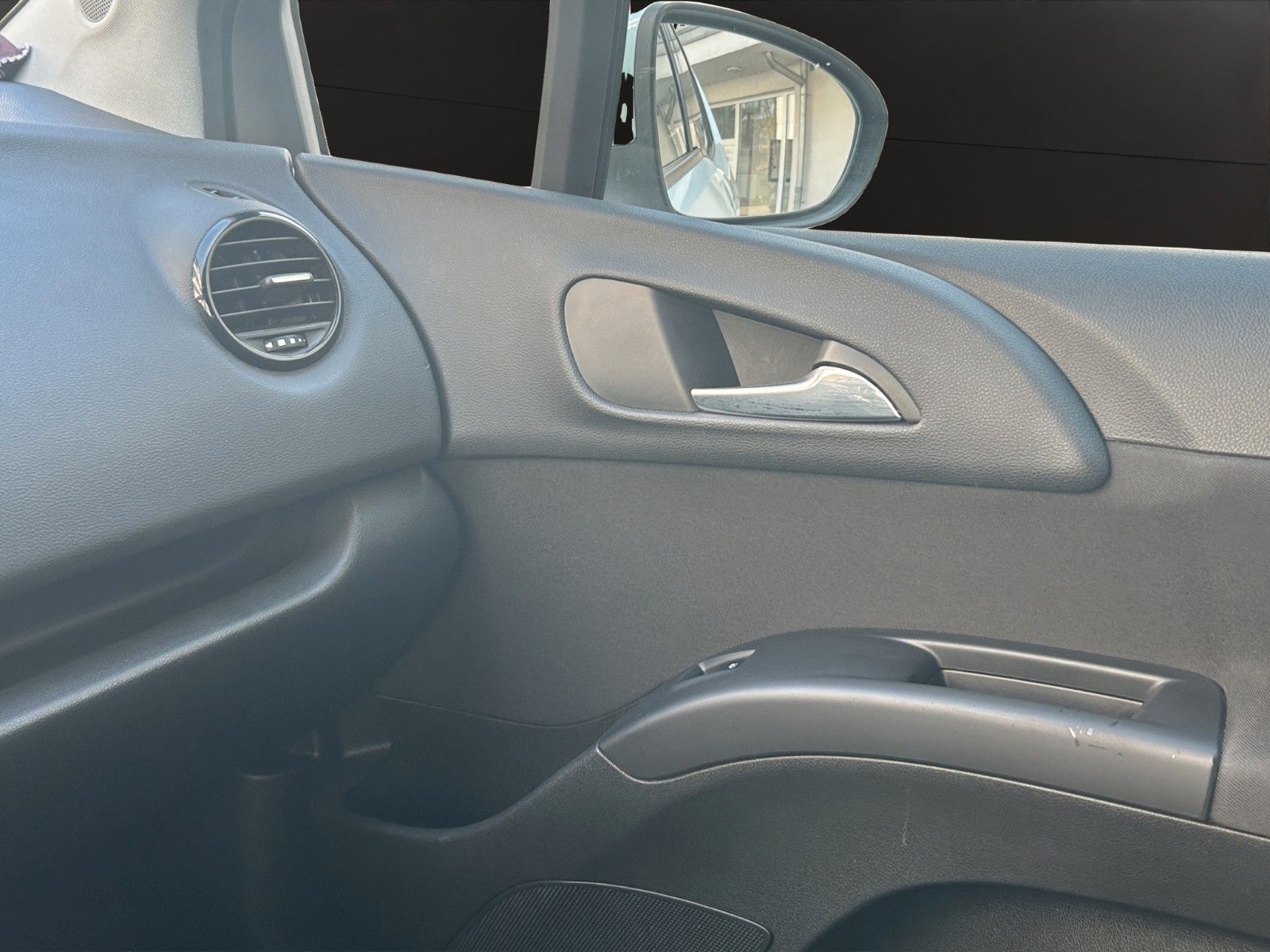 Fahrzeugabbildung Opel Meriva B Design Edition Klima/Parktronik PDC/