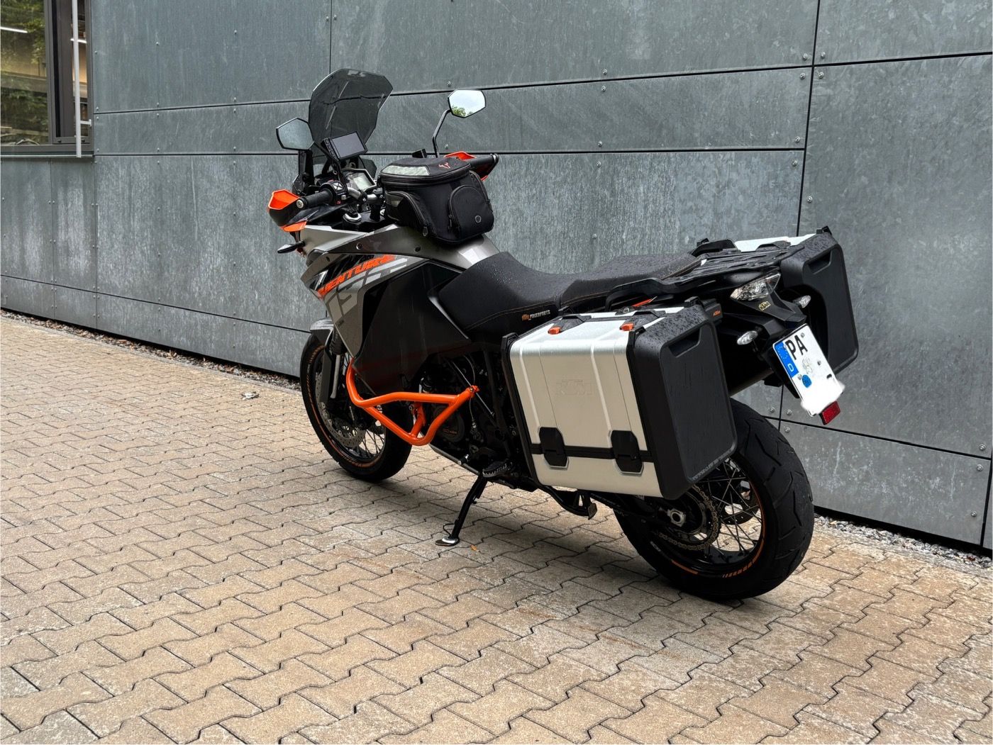Fahrzeugabbildung KTM 1190 Adventure, viel Zubehör