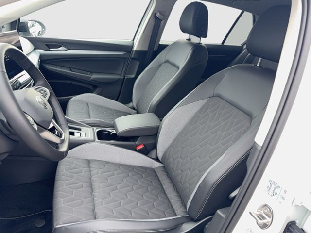 Golf VIII GOAL 1,5 l DSG eHybrid REAR VIEW AKH D