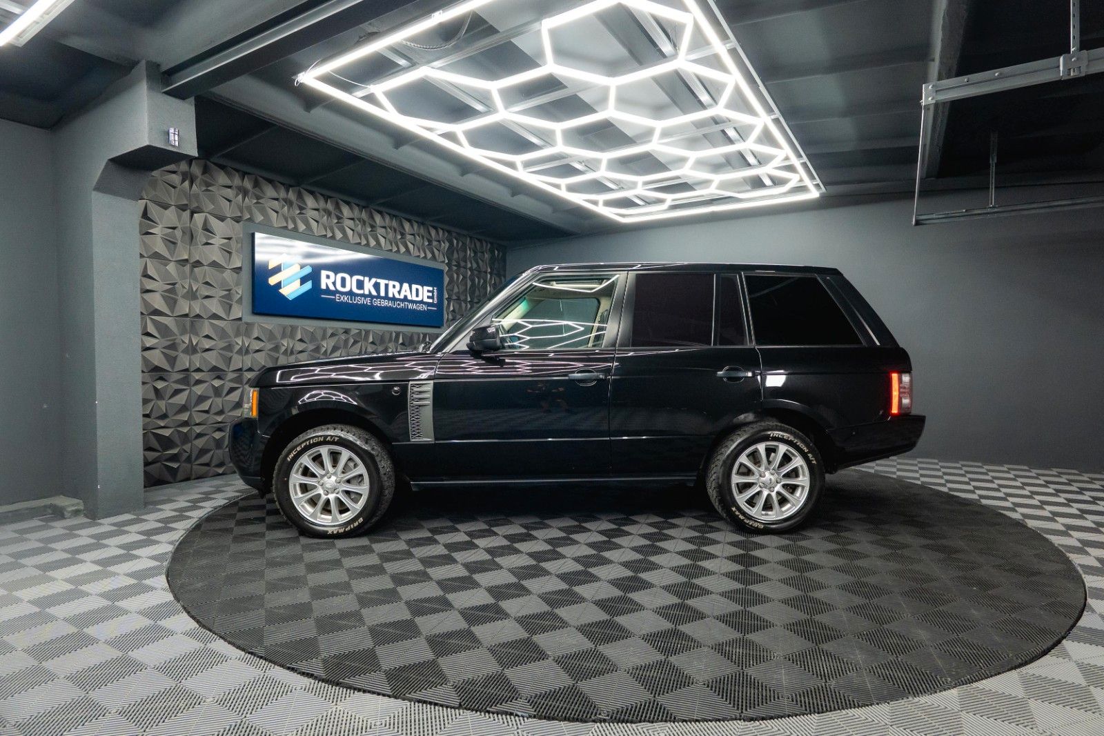 Fahrzeugabbildung Land Rover Range Rover V8 4.4 TD Vogue | Turbo + TÜV NEU