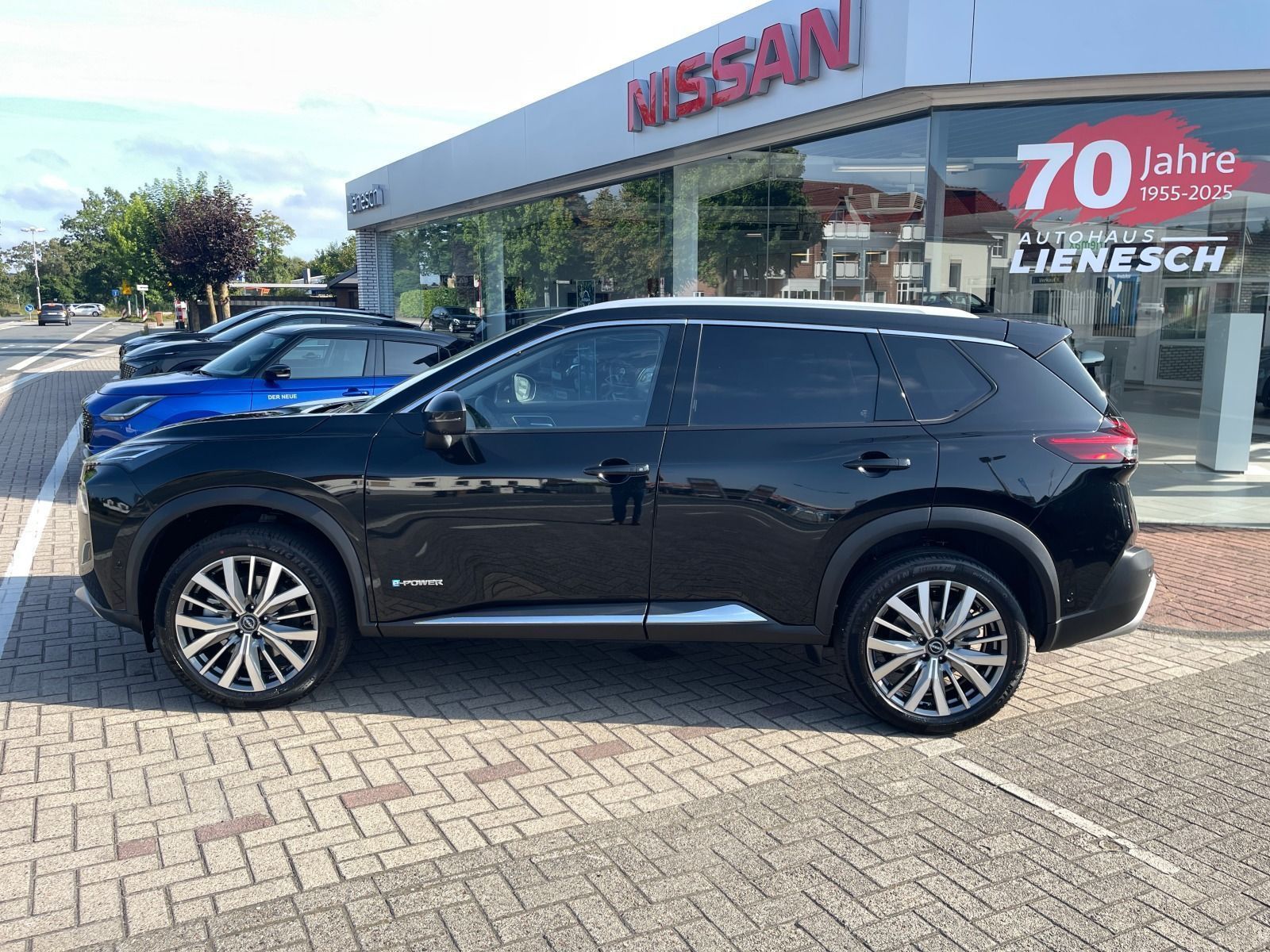 Fahrzeugabbildung Nissan X-Trail e-4orce Tekna+ 20" Pano/Distronic/360°Ka