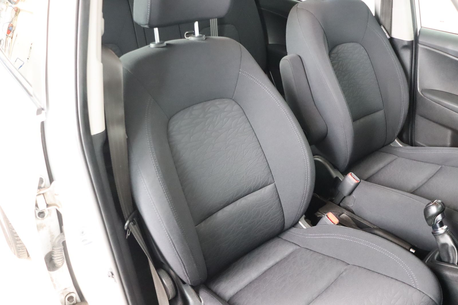 Fahrzeugabbildung Hyundai ix20 * HU/AU bis 06.2028 * 8-fach bereift Comfor