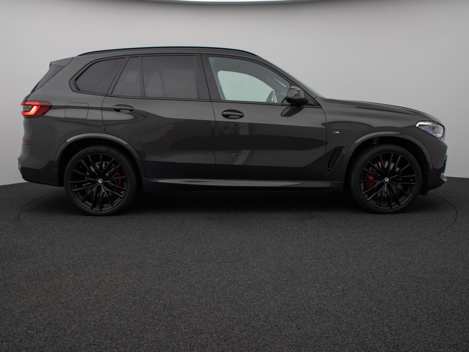 Fahrzeugabbildung BMW X5 xD40d M Sport B&W SoftClose Panorama HUD Voll