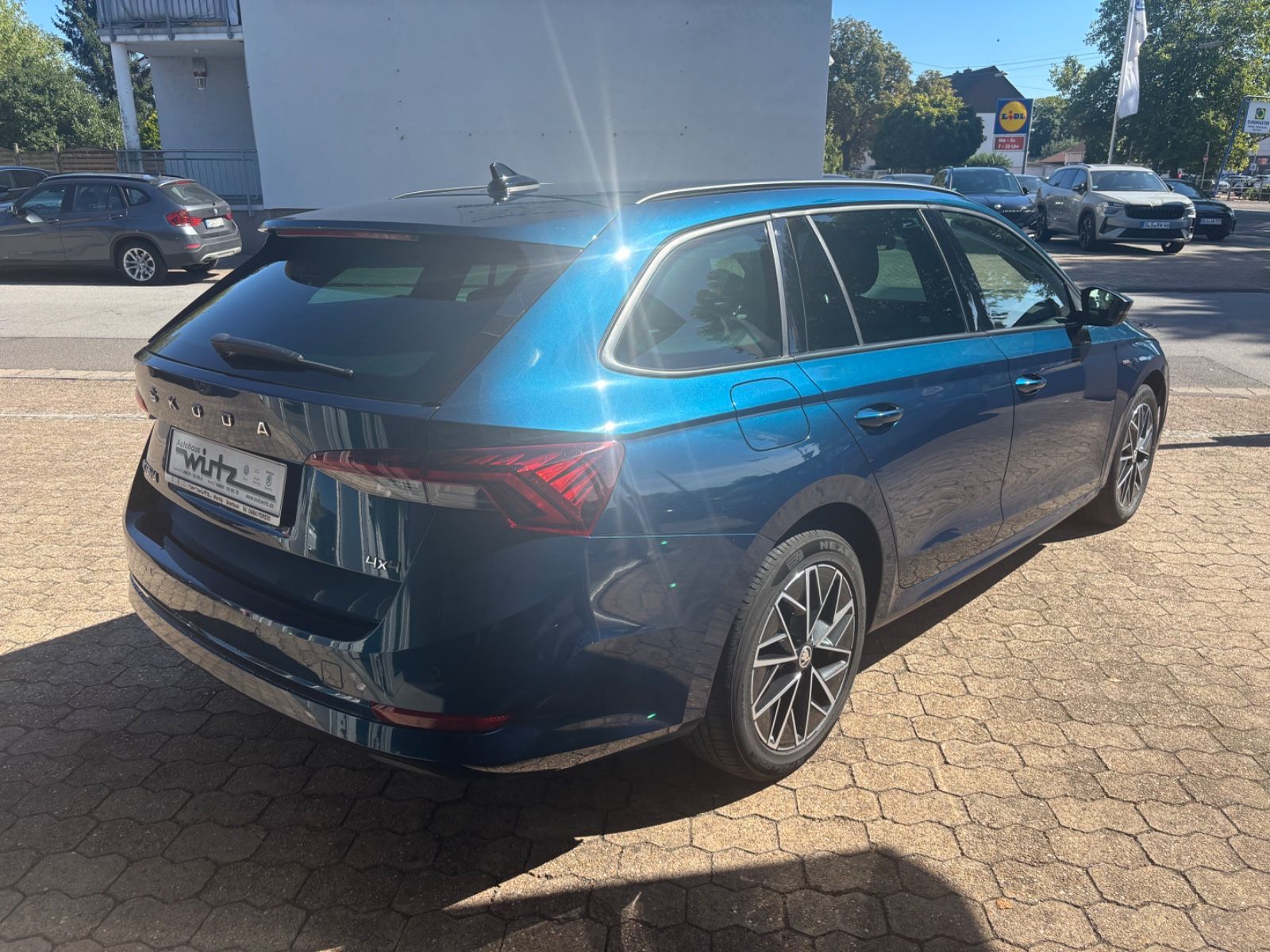Fahrzeugabbildung SKODA Octavia Combi 2.0 TDI 4x4 KAM AHK