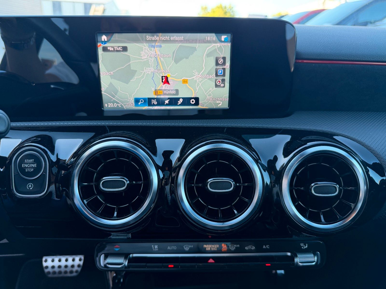 Fahrzeugabbildung Mercedes-Benz A 180 AMG Night+Pano+LED+Carplay