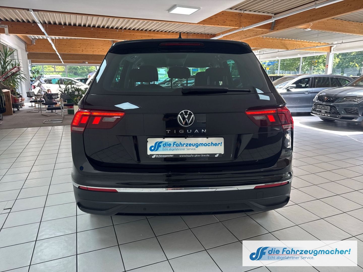 Fahrzeugabbildung Volkswagen Tiguan Life 1.5 TSI BMT Start-Stopp EU6d AHK-kla