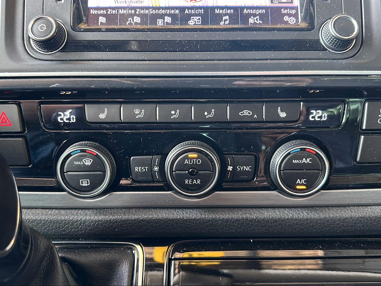 Volkswagen T6 Multivan 4MOTION | AHK | Standheizung | Navi