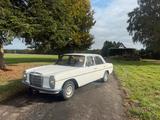 Mercedes-Benz Mercedes Benz w114 w115 Strich 8 220 - Mercedes-Benz 220 in Bremen