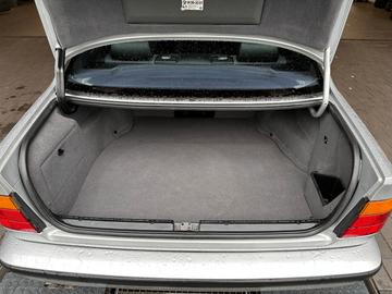 صورة 10 لـ 1991 BMW M5