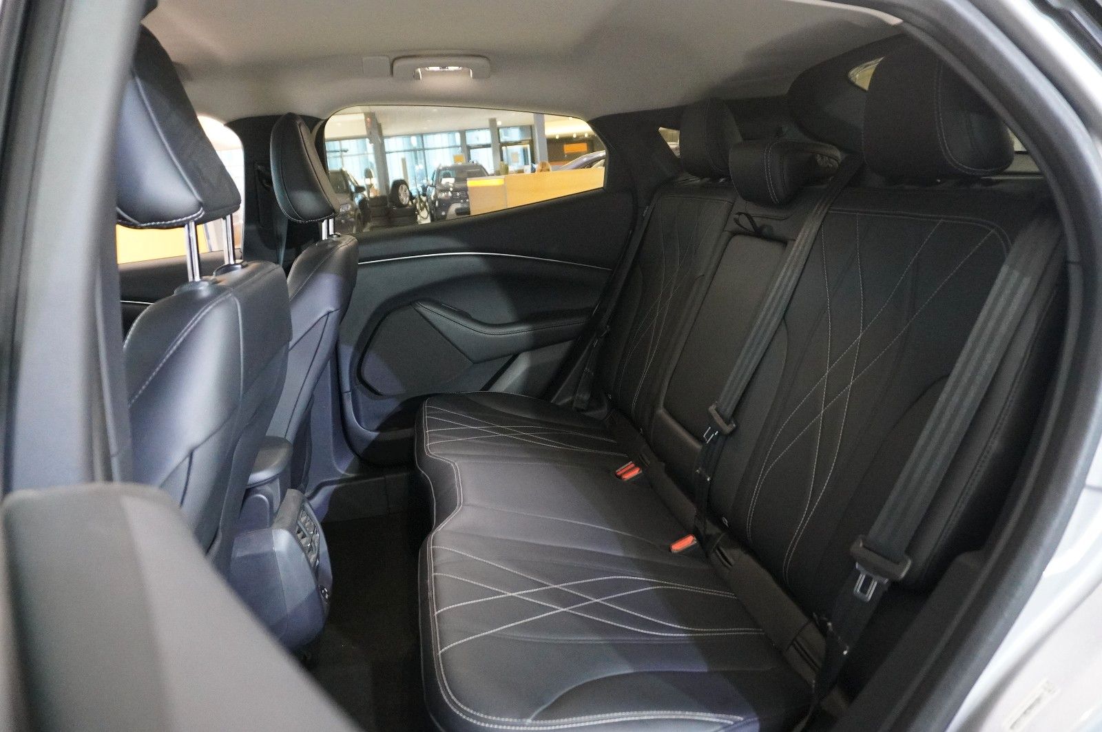 Fahrzeugabbildung Ford Mustang Mach-E NAVI/LED/KAMERA/LEDER/SHZ/DAB+