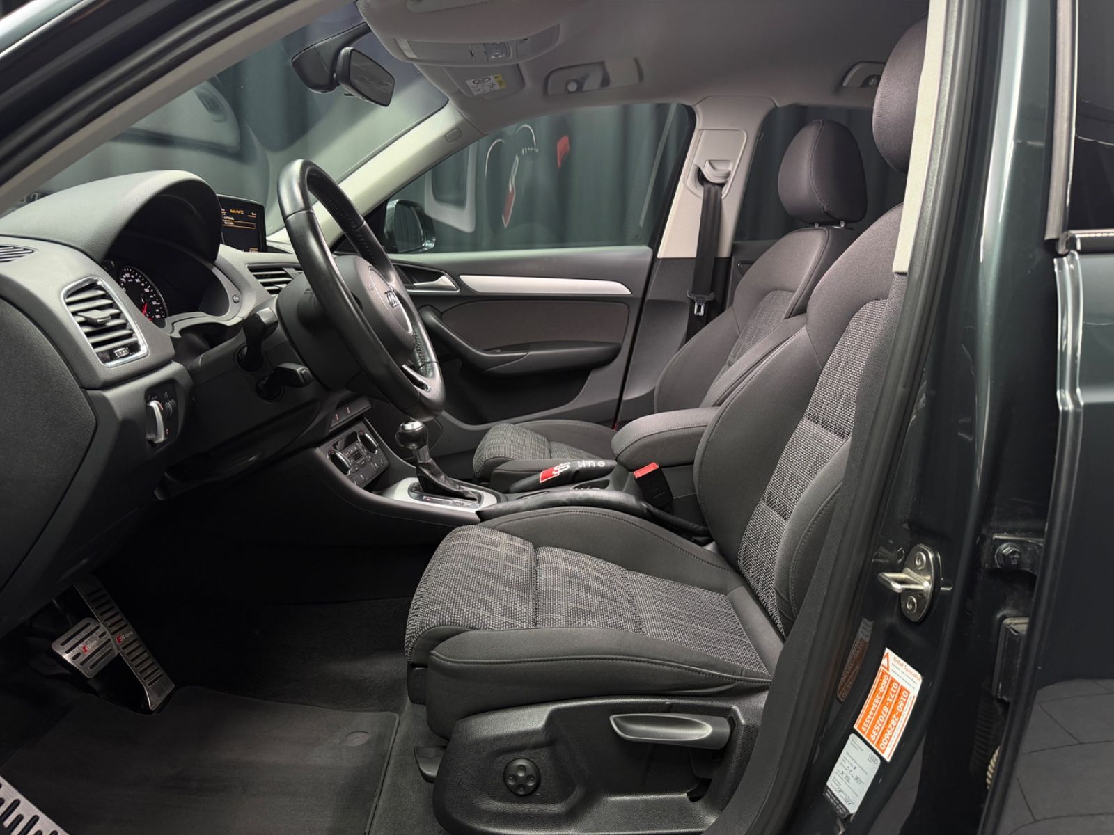 Fahrzeugabbildung Audi Q3 sport|S-Line|S-Tronic|AHK|NAVI|AUTOMATIK