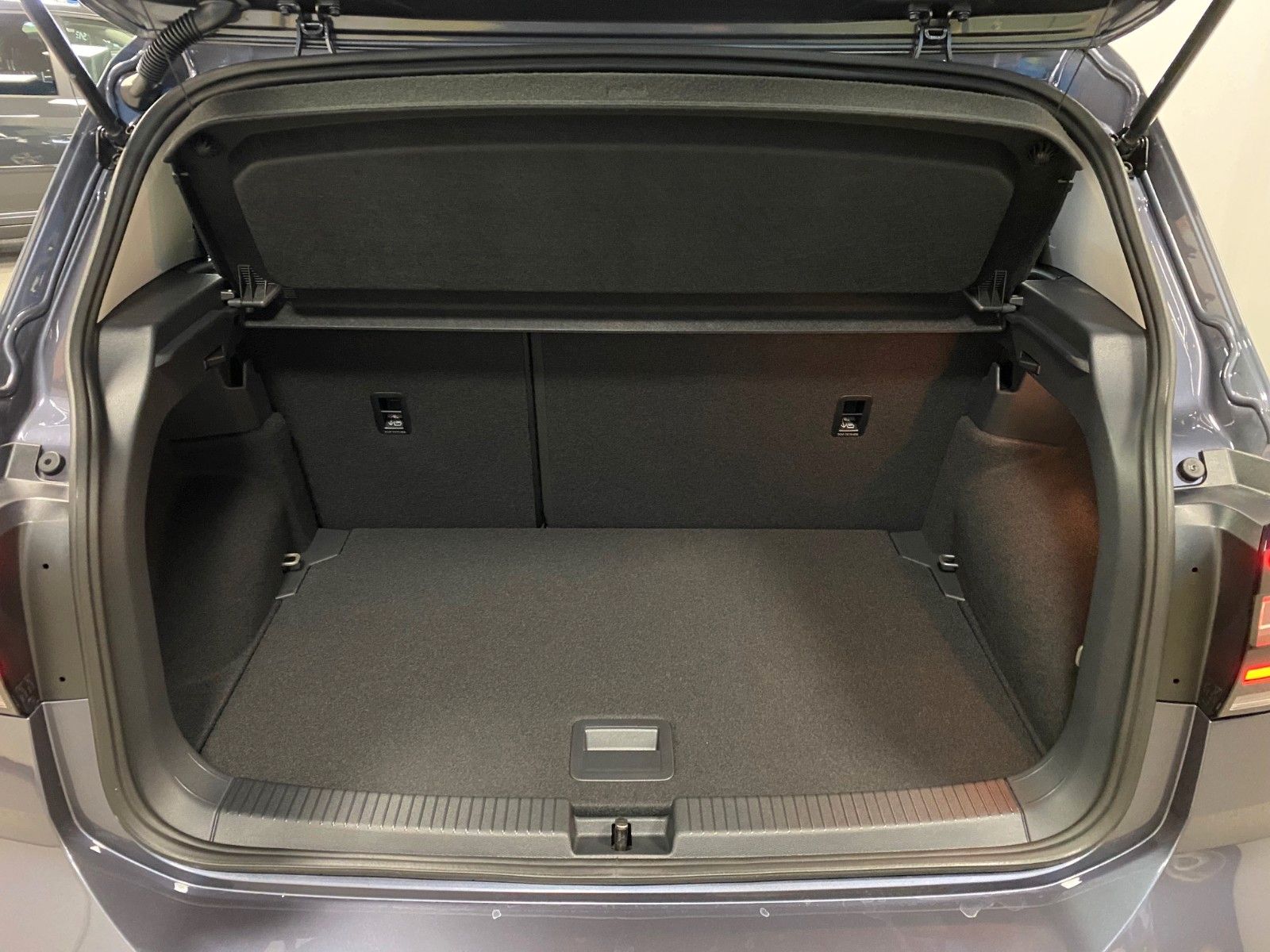 Fahrzeugabbildung Volkswagen T-CROSS 1.0 TSI OPF STYLE+KAMERA+ACC+SITZHEIZUNG