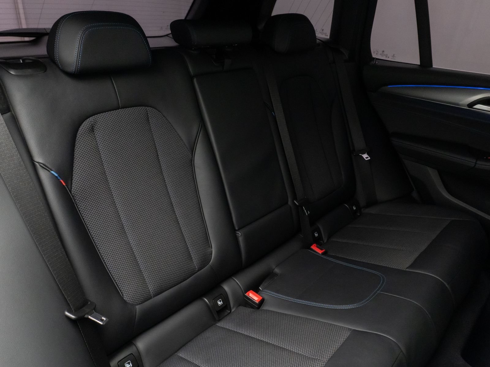 Fahrzeugabbildung BMW X3 xD20d M Sport Kamera HUD DAB H/K AHK Komfort