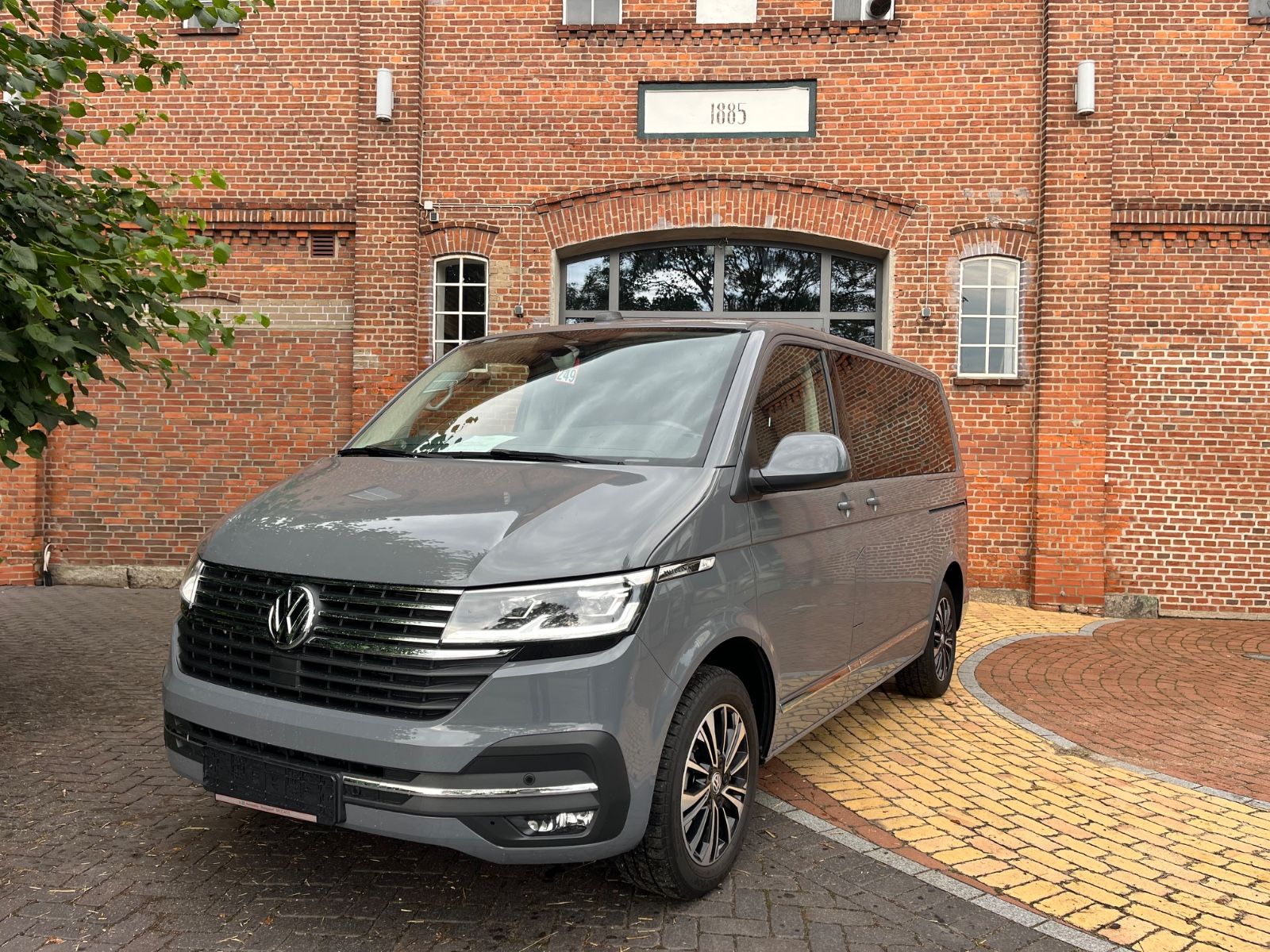 VW T6 Multivan 2021 - Image 0 of 11