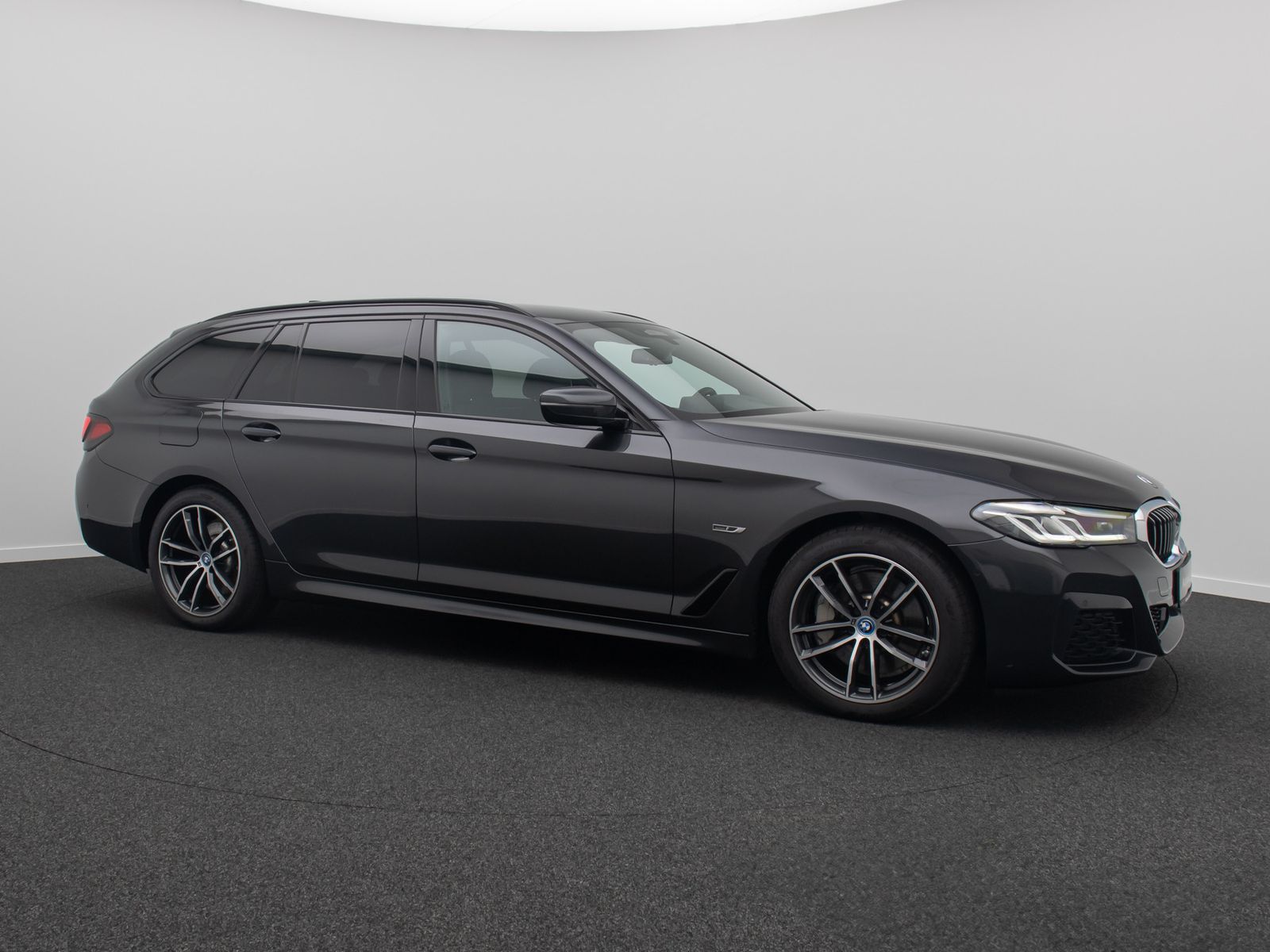 Fahrzeugabbildung BMW 530e M Sport H/K DAB HUD Alarm Komfort Kamera