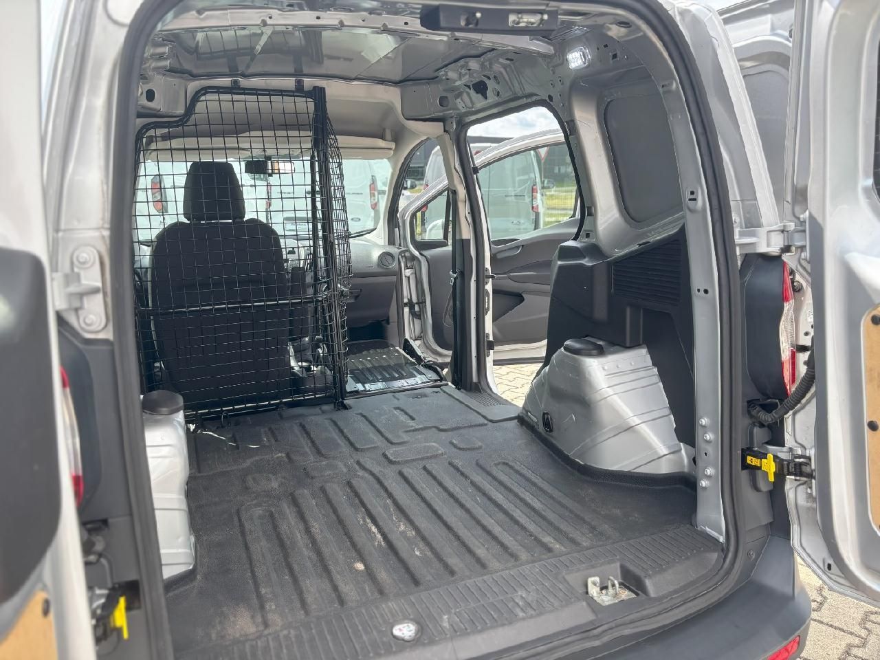 Fahrzeugabbildung Ford Transit Courier Trend