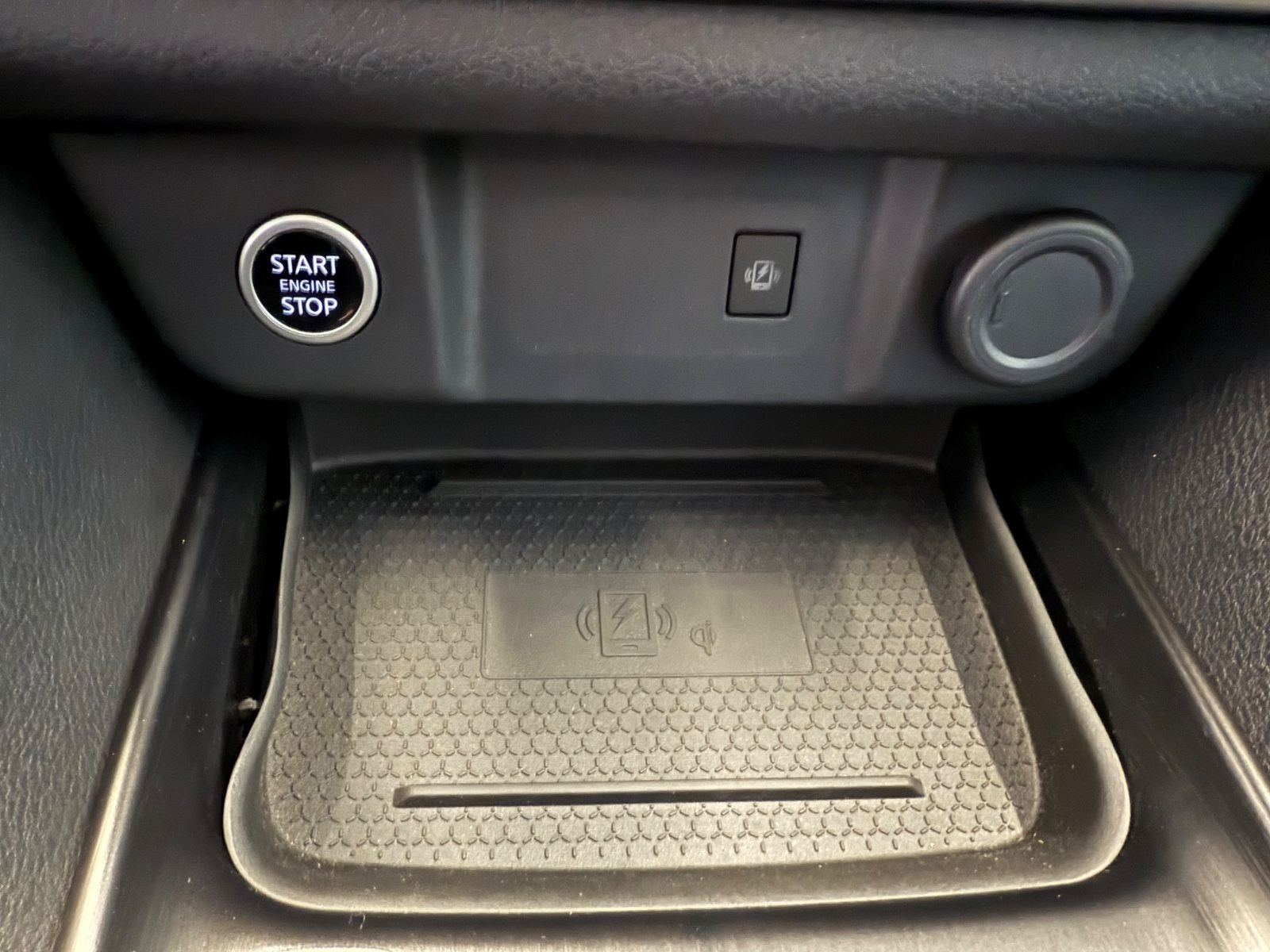 Fahrzeugabbildung Nissan Qashqai Acenta 360° Kamera Navi, Winterpaket.