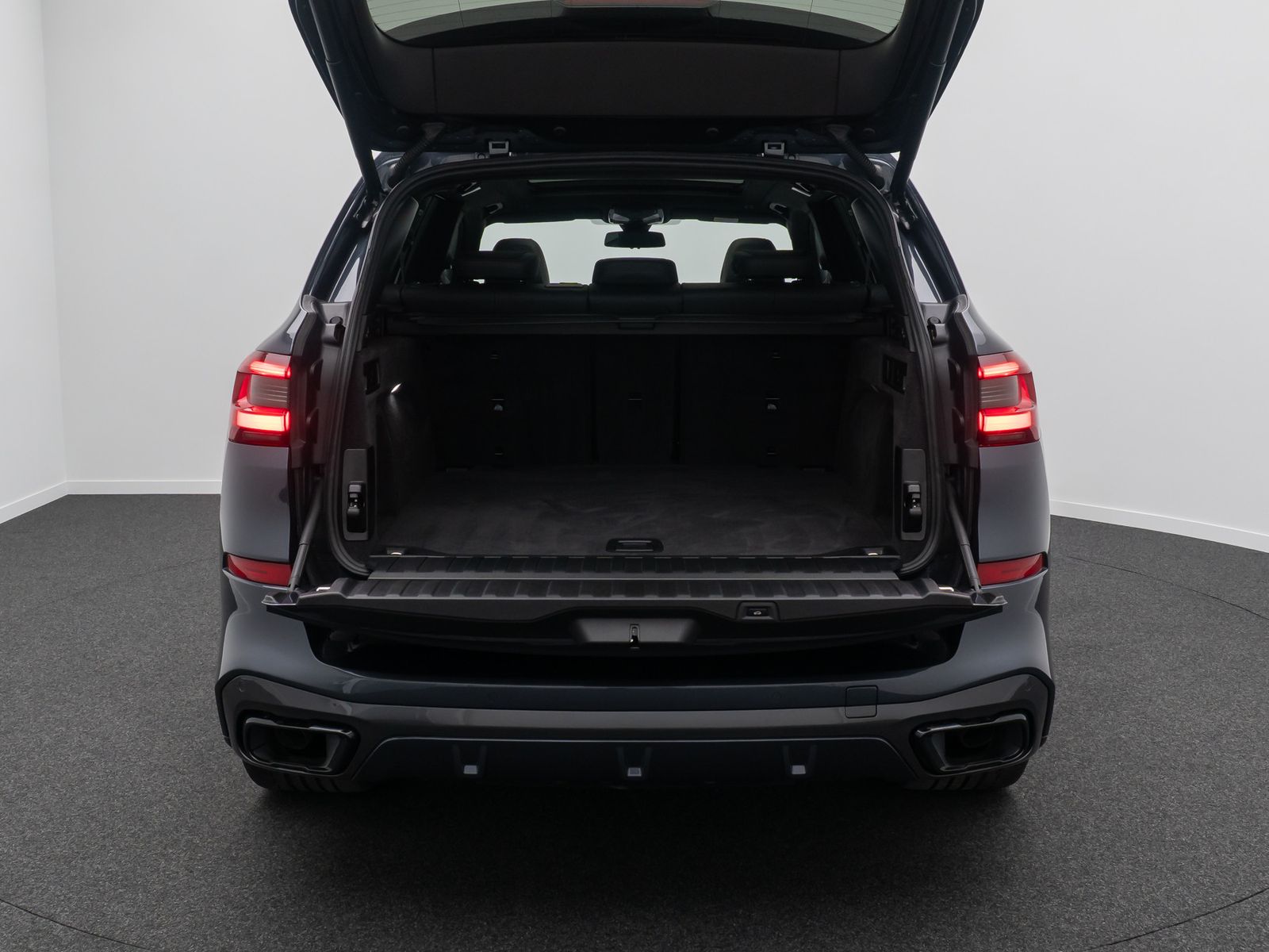 Fahrzeugabbildung BMW X5 xD30d M Sport 360&deg; HUD SoftCl Panorama 22Zoll