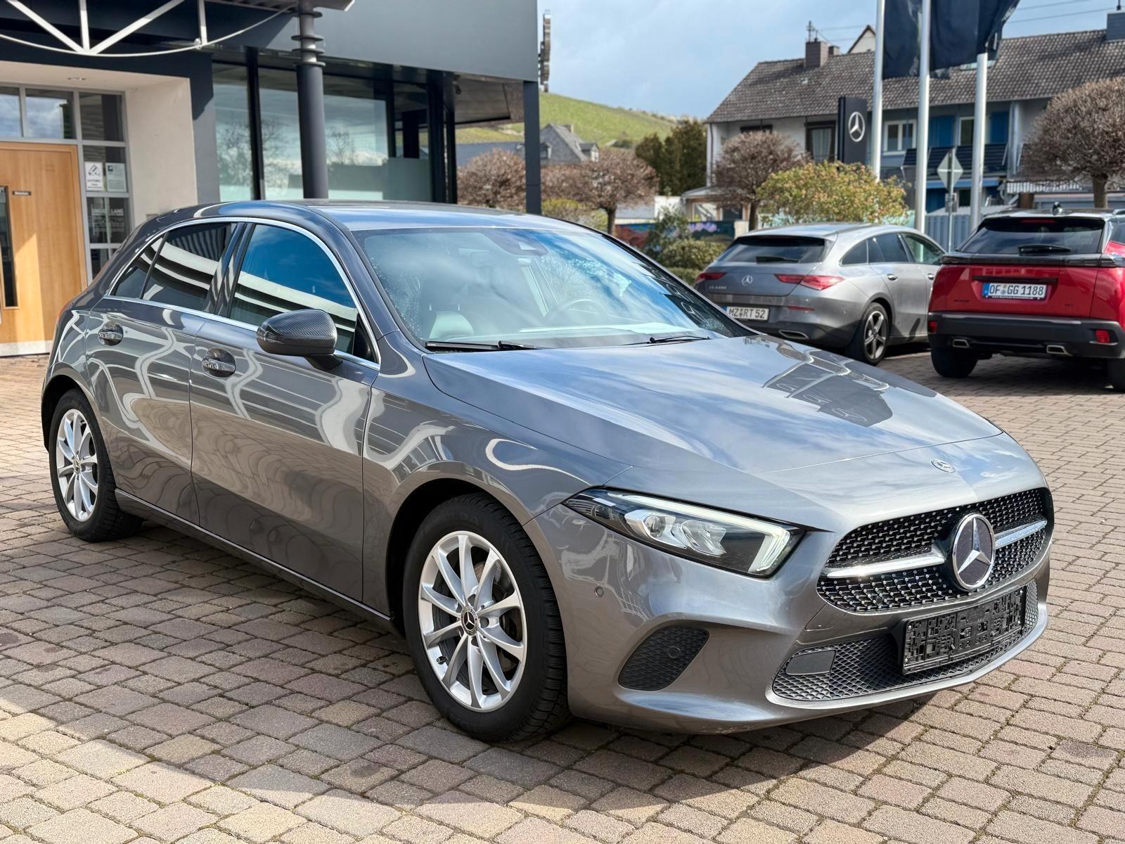 Mercedes-Benz A 180+NAVI+SHZ+LED+Assist.+TEMP