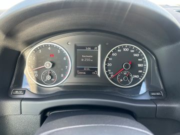 Volkswagen Tiguan - 11