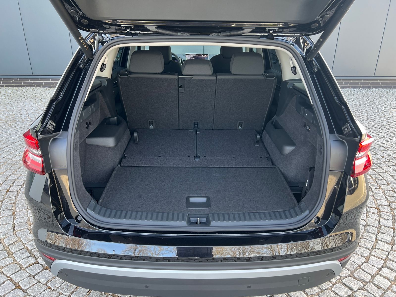 Fahrzeugabbildung SKODA Kodiaq Selection 2.0 TDI DSG 4x4 *AHK, 7-Sitzer,