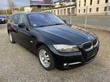 BMW Baureihe 3 Touring 320d xDrive.Navi.Auto.Leder - gebrauchte BMW 320 aus dem Jahr 2011