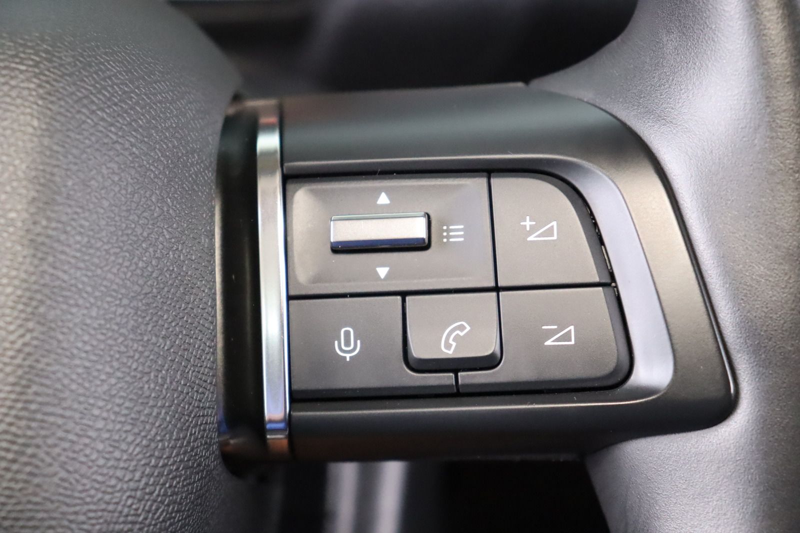 Fahrzeugabbildung Citroën C4 1.2i Feel Pack * LED * Navi * LRHZ *