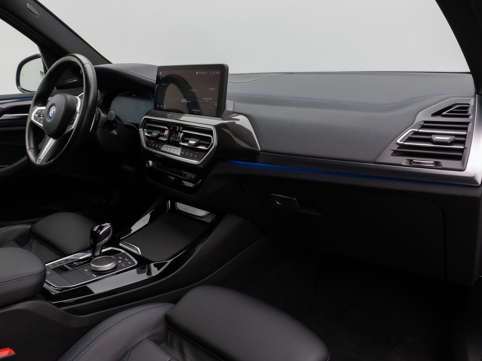 Fahrzeugabbildung BMW X3 xD30e M Sport Panorama Kamera HUD DAB H/K 21"