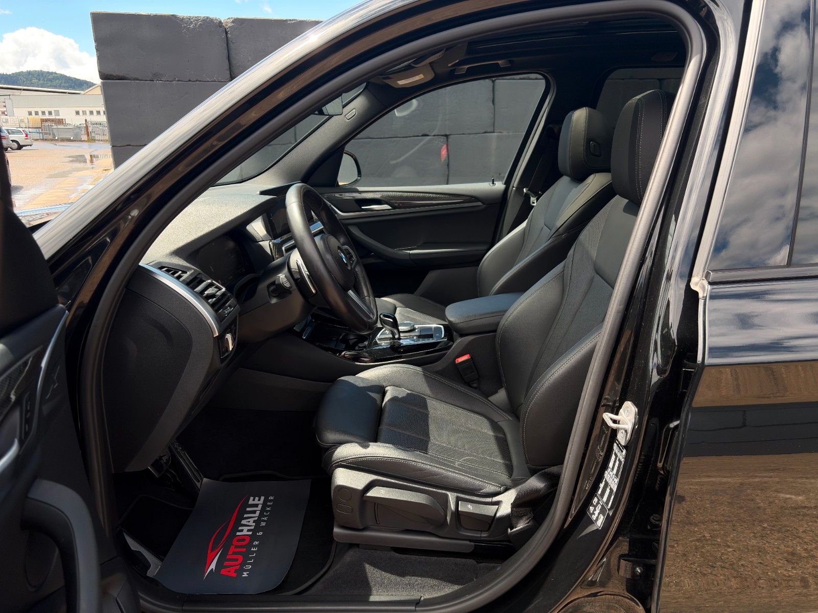 Fahrzeugabbildung BMW X3 xDrive30d M Sport LcProf. Pano Kamera Temp.
