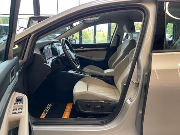 MYAUTOCENTER – Gebraucht- und Jahreswagen mit Werkstattservice in Pfaffenhofen Volkswagen Golf VIII Variant Life *1. Hand*Kamera*AHK*Klima