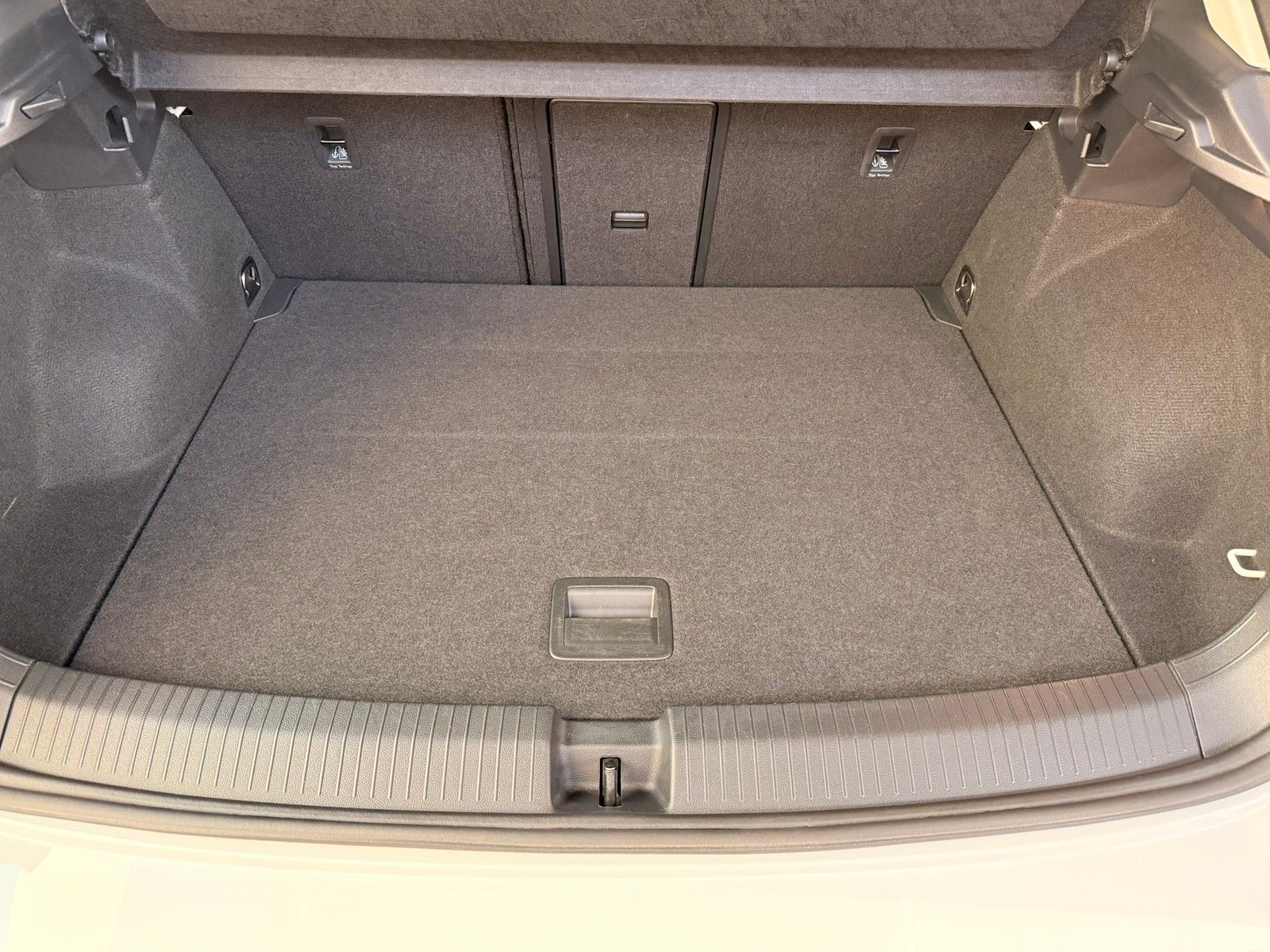 Fahrzeugabbildung Volkswagen T-Roc Life 1,5 TSI DSG +Discover Media +App-Con.