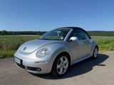 Volkswagen New Beetle 2.0 Automatik Cabriolet  - Volkswagen New Beetle mit Benzin-Antrieb: Automatik