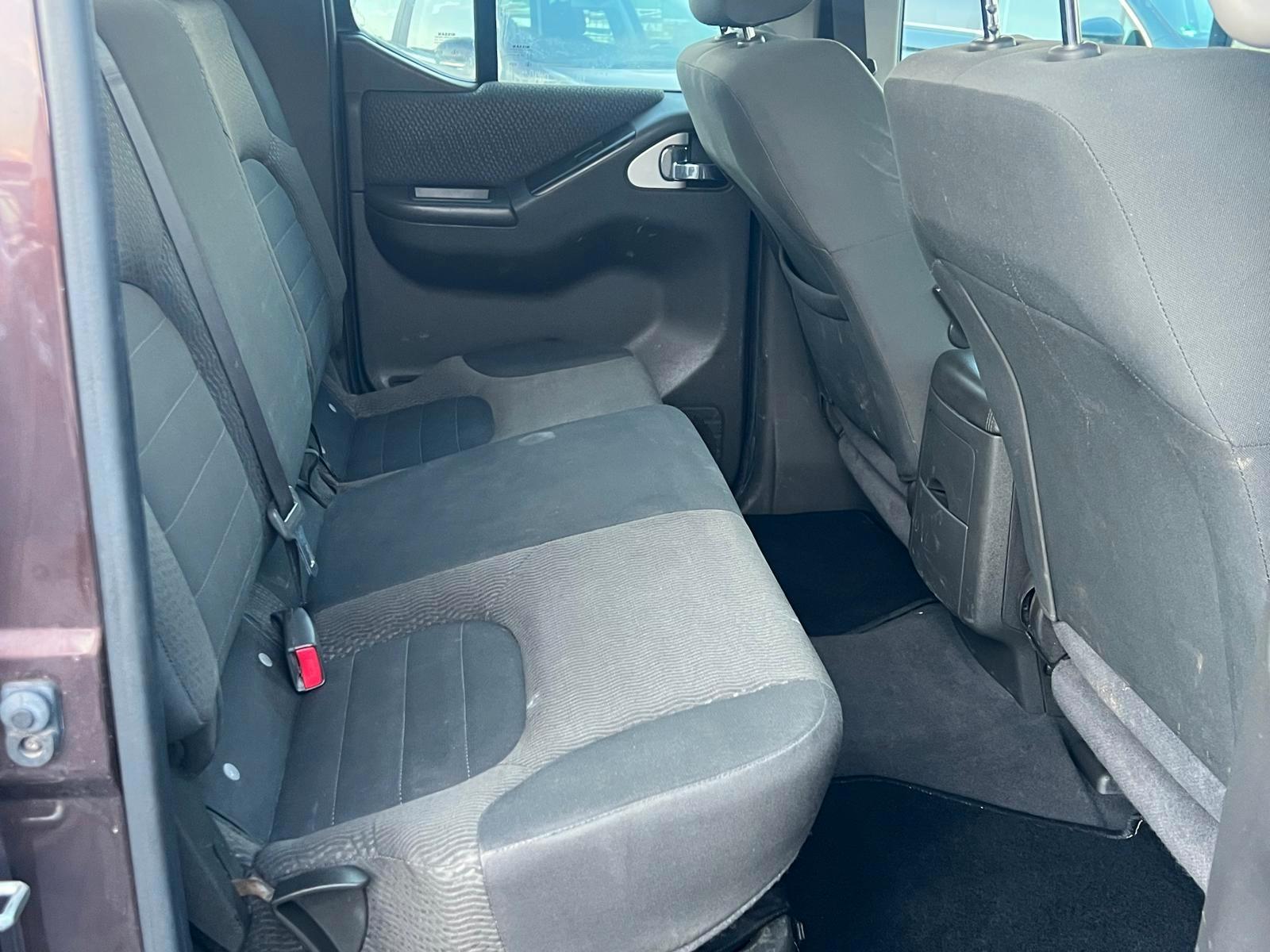 NISSAN NAVARA 2.5 DCI 190 CH 4X4 DOUBLE CAB LE BVA – GPS – SIÈGES CHAUFFANTS – CAMÉRA – ATTELAGE