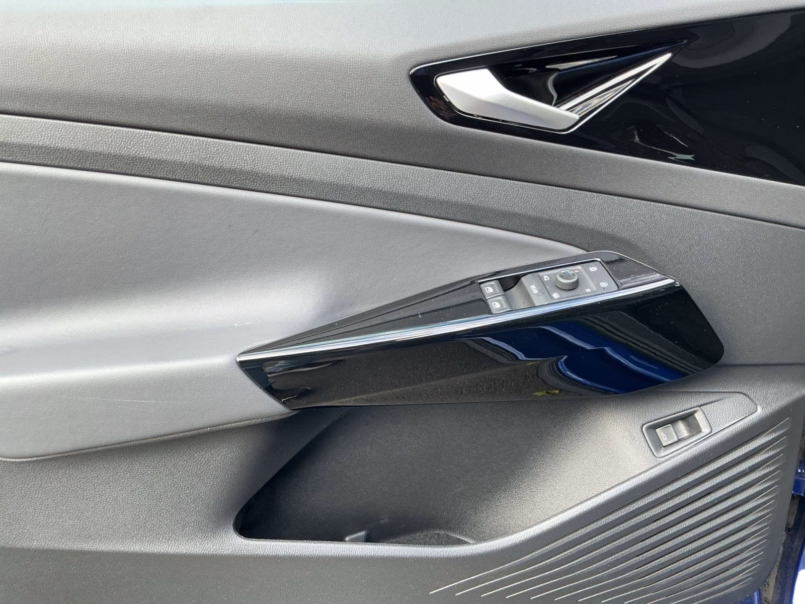 VOLKSWAGEN ID.5 PURE