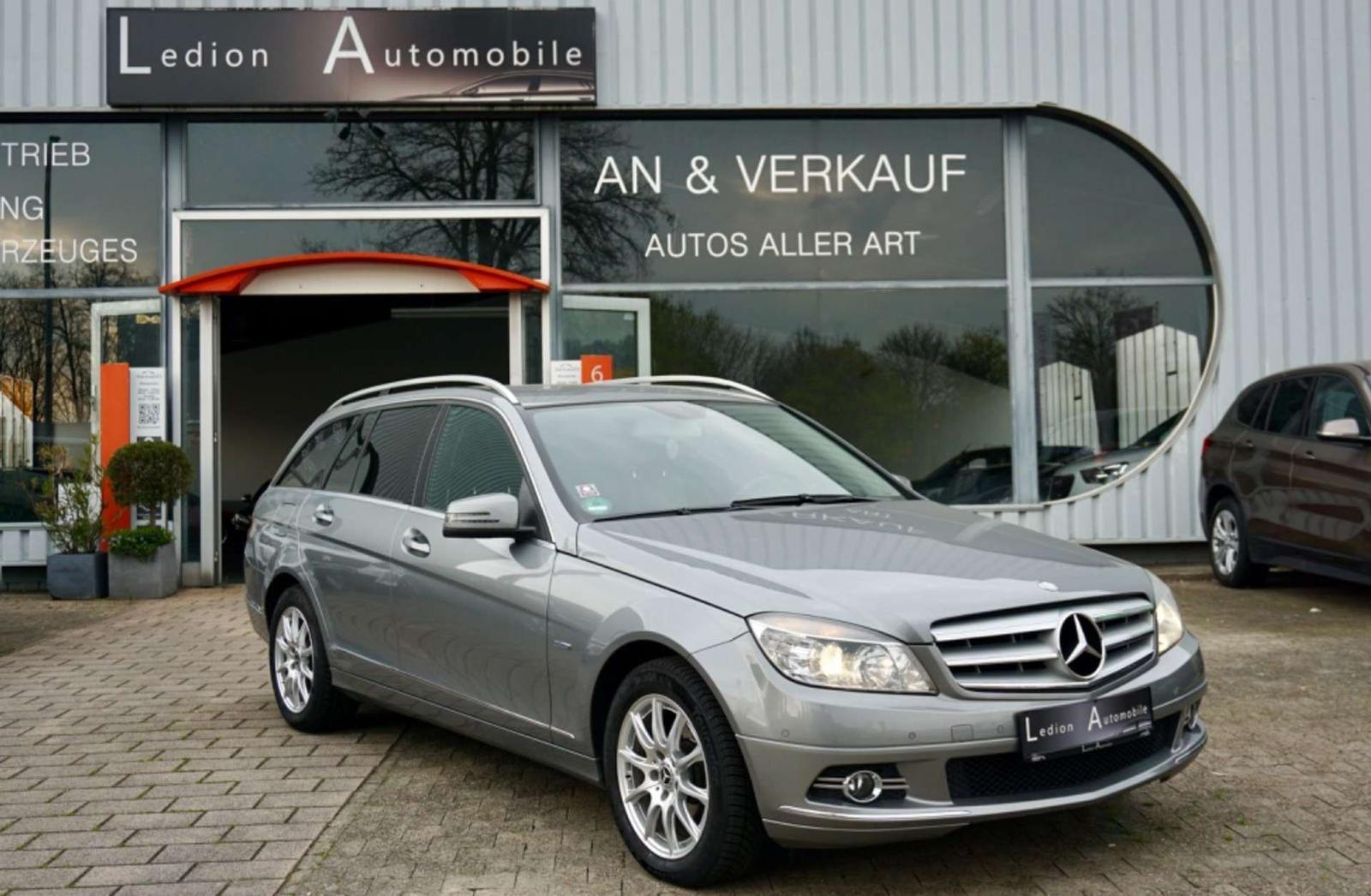 Mercedes-Benz C200 2010 — photo 8