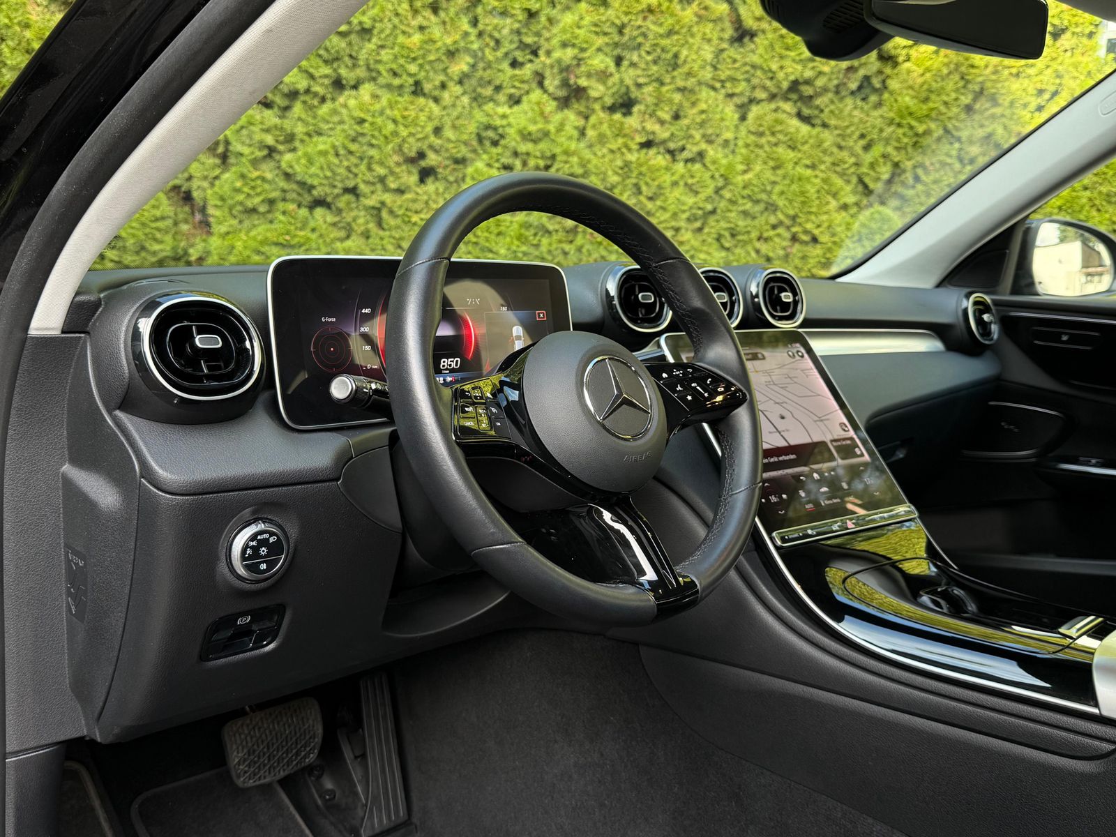 Fahrzeugabbildung Mercedes-Benz C 220 d T 9G LED+MBUX+KAMERA+SHZ+PARK+DAB
