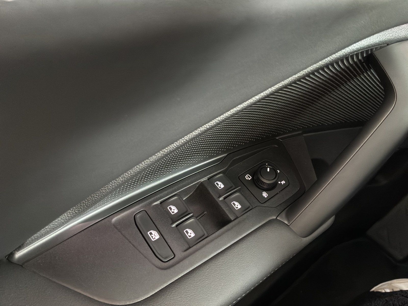 Fahrzeugabbildung Volkswagen Tiguan 2.0 TSI 4Motion W Life 360,AHK,Kamera,LED